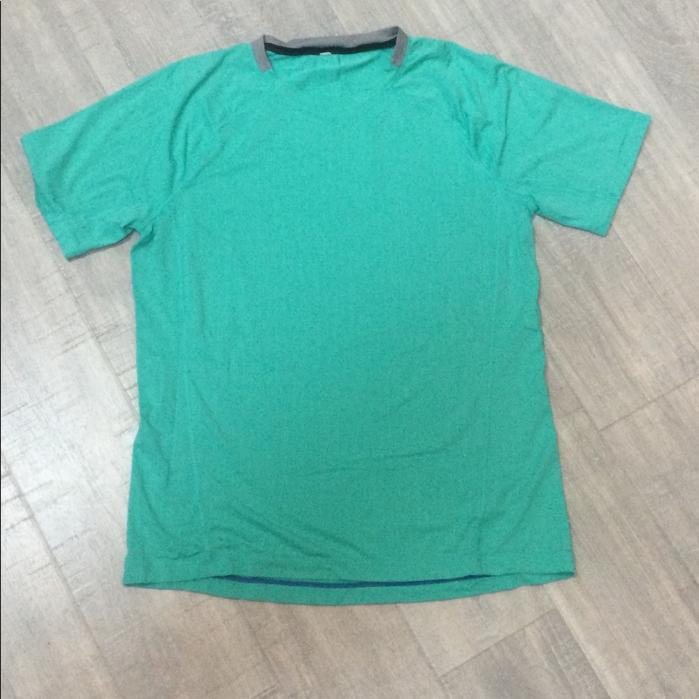 Men’s Lulu Lemon Short Sleeve Shirt…